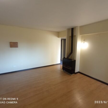 departamento a pasos de av Alemania 5