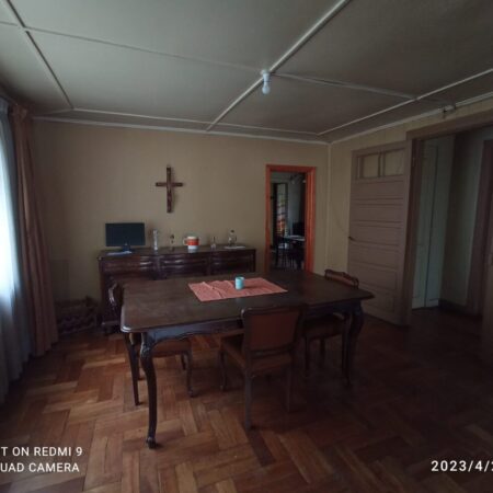 vende casa en calle Miraflores 4